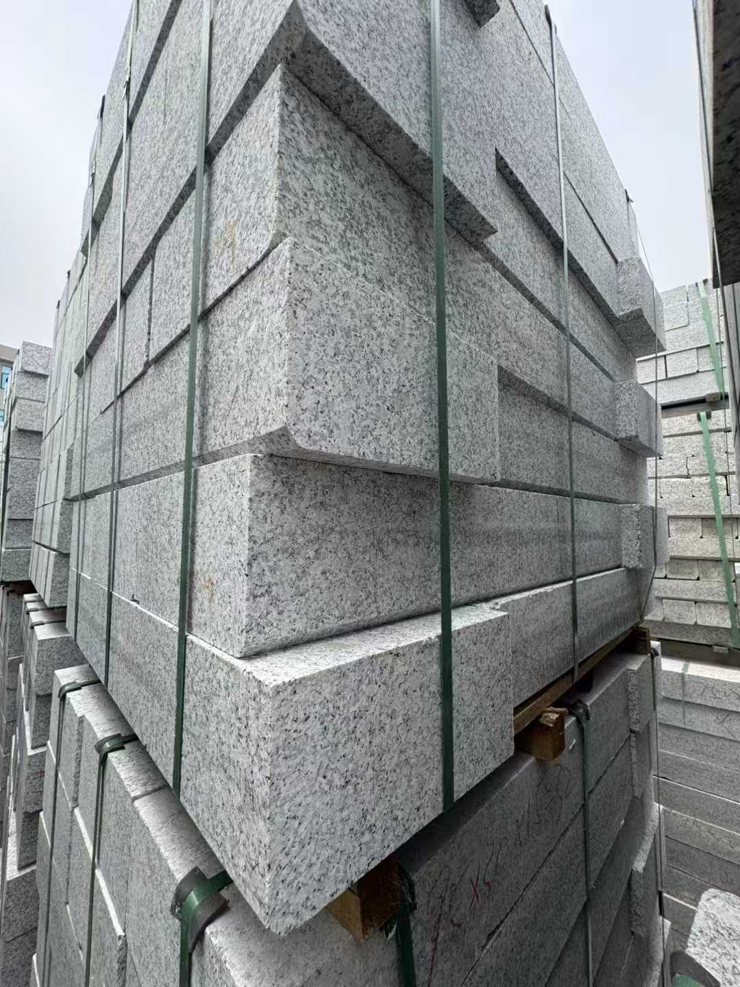 德州芝麻白路牙石 马路牙子